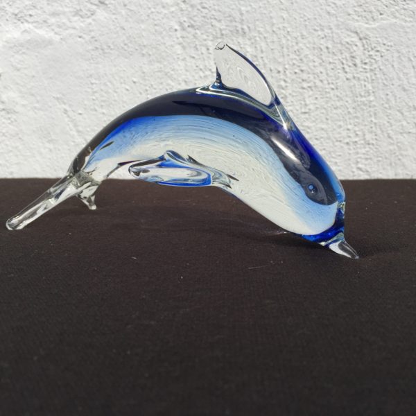 Glas delfin i klart og blåt glas